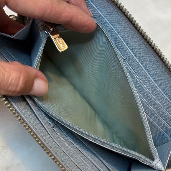 Coach Cross Grain Leather Full Zip Continental Wallet - Picture 15 of 16